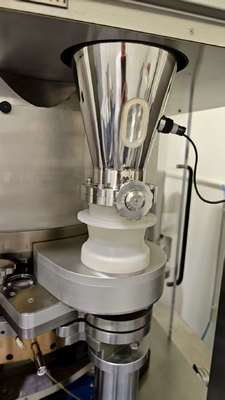 TIANHE 제약, 식품, 화학 정제 완전 자동 고속 정제 압착기 협력 업체