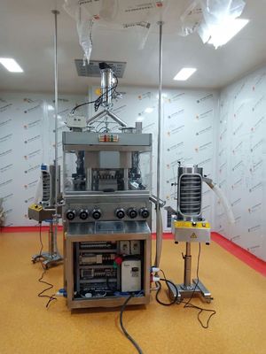 355200 PCS/H 용량의 고속 회전식 정제 압축기, 제약 생산용 20kN 사전 압력 및 37 스테이션 협력 업체